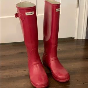 Hunter boots size 8 cranberry